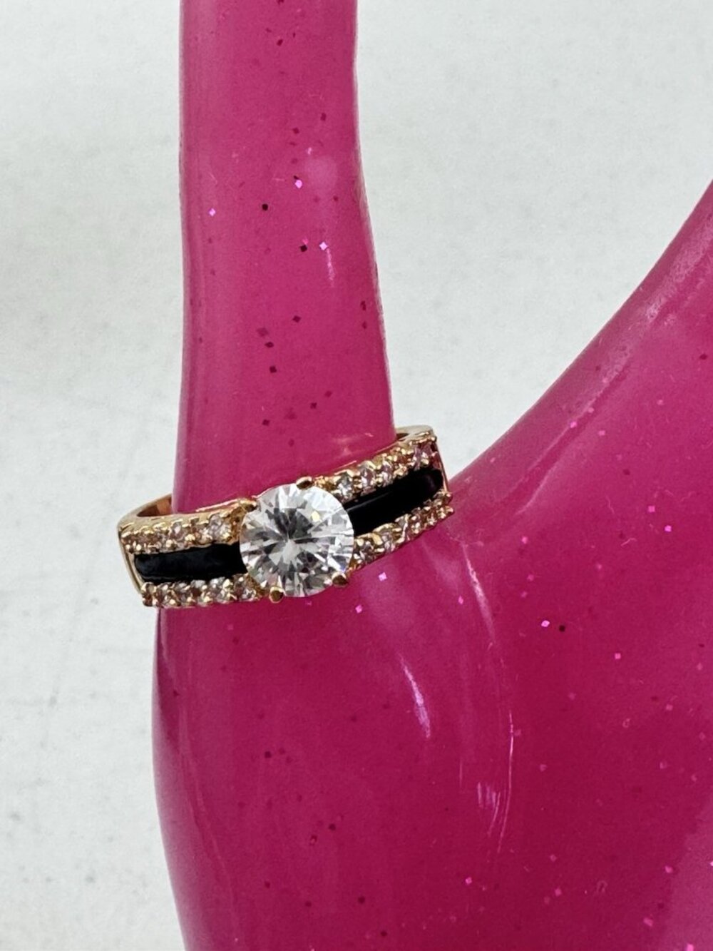 14KHGE LIND Ring Size 11 Diamanté Rhinestone Brilliant Clear Gem Stone